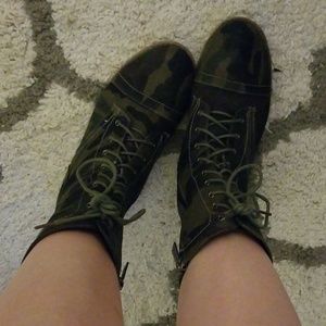 Camo fashion boots